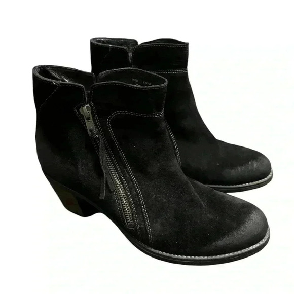 Taos Footwear Shoes - Taos Dillie Black Suede Bootie Size 10